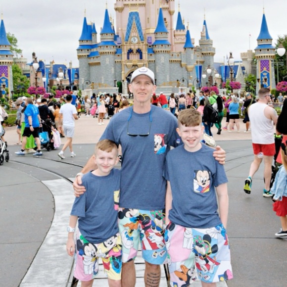 New York Couture One of a Kind VINTAGE Minnie Mouse Reworked Pocket T-Shirt - Picture 5 of 6